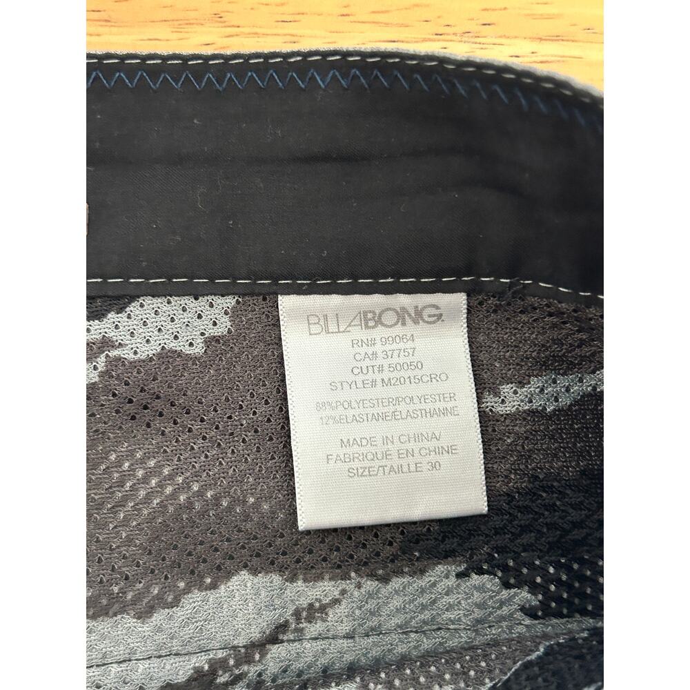 Billabong Men's Gray Hybrid Shorts - Size 30 - Picture 11 of 12